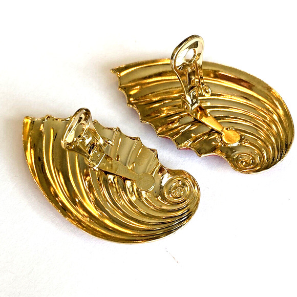 Vintage Clip On Earrings Statement Runway Goldtone & Pinks Enamel Seashell Wings - Picture 5 of 8